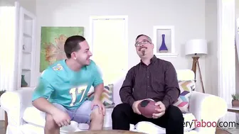 sister sneaks fucks brother in front of dad vienna black