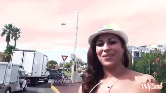 Marielle est une milf bien soumise