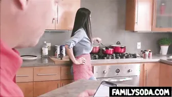 Mom banged by s. while cooking for Dad