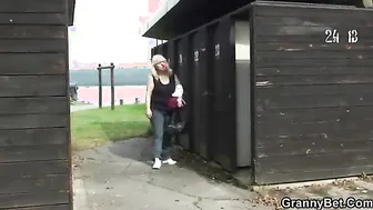 Granny gets fucked in the changing room