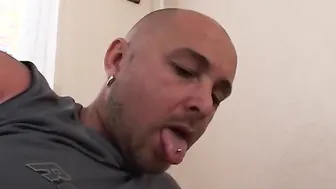 Hot Mama Serving Juucy Pussy For Breakfast