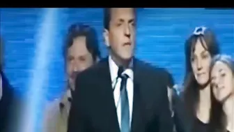 mother kisses teen daughter in public on tv