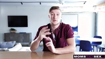 "Let Her See You Naked, She'll Remember That Dick" 3 Steps To Fuck Step Mom