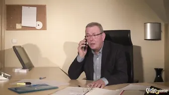 Secretary caught coworker sucking the old boss under his desk and joins in