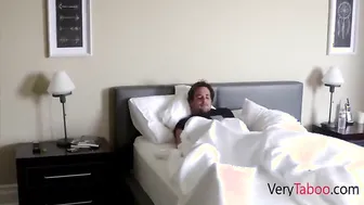 bored mom reads magazine while s. fucks crystal rush