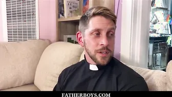Hot Twink Catholic Boy Taylor Reign Sex With Priest Johnny Ford During At Home Confession