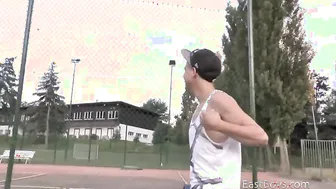 18 Skater Boy Gets Handjob
