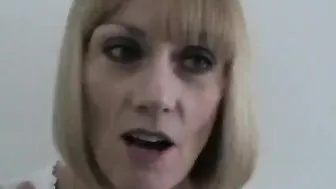 Amateur GILF Pays Her Debt