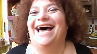 Solo sex with a dildo of a chunky woman